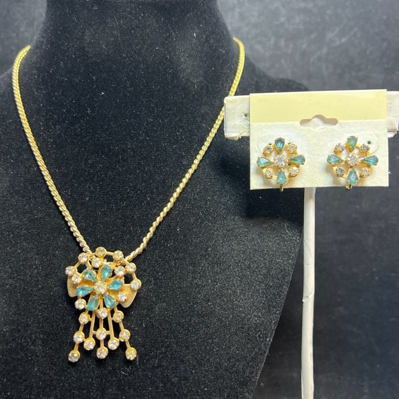 Bugby And Niles Jewelry - Bugby And Niles Gold Tone S Link Necklace With Floral Pendant & Earring Set 3883